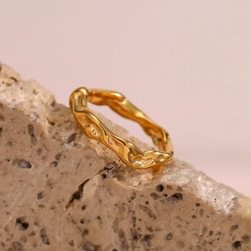 Anel Fluxus Irregular Ouro 18K